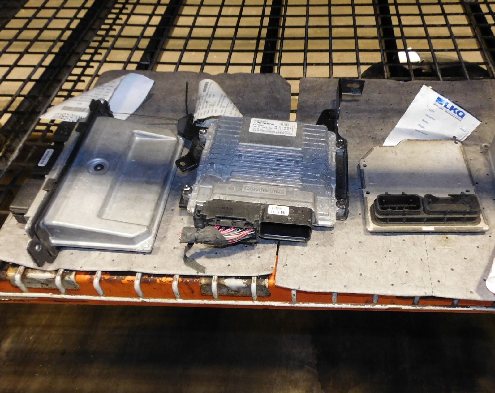 10-11 Chevrolet Equinox Engine Control Unit Module ECU 173k Miles OEM LKQ