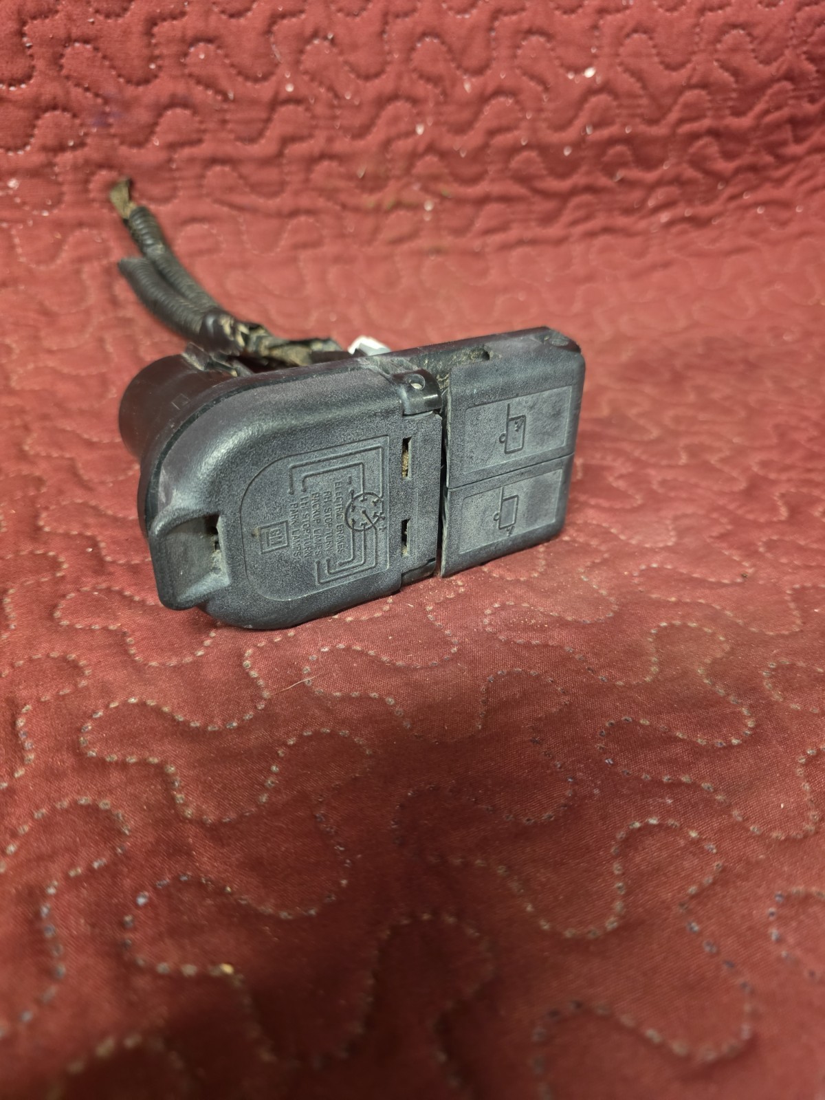 2019-2025 SILVERADO SIERRA 7 PIN TRAILER PLUG DUAL CAMERA ESCALADE YUKON P7617