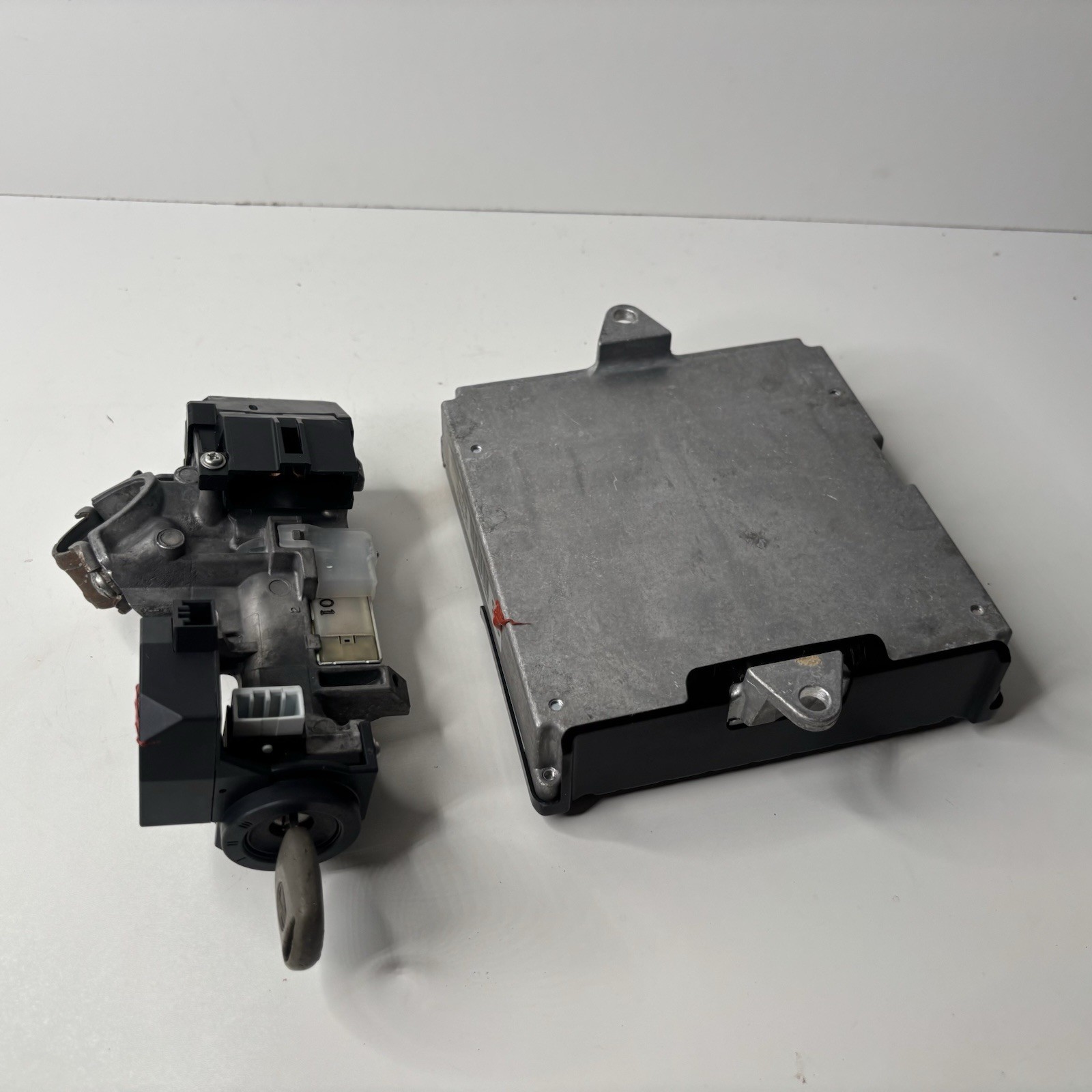 37820-RBB-A55 | 2005 PLUG & PLAY ECM ECU COMPUTER MODULE 2.4L AT ACURA TSX