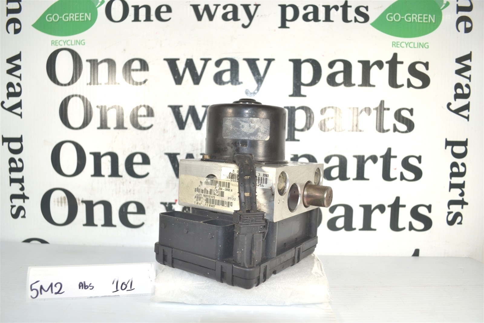 56041821AB Jeep Grand Cherokee 02-04 ABS Antilock Brake Pump Control OEM 5M2 101