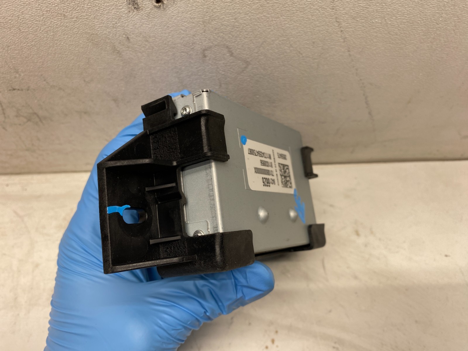 2017-2019 BUICK ENCORE HUMAN MACHINE INTERFACE BYPASS CONTROL MODULE OEM