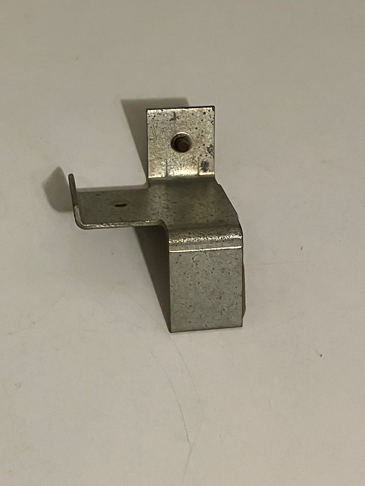 1984-86 FORD Truck F150 F250 F350 Bronco OEM Engine Computer PCM Metal Retainer