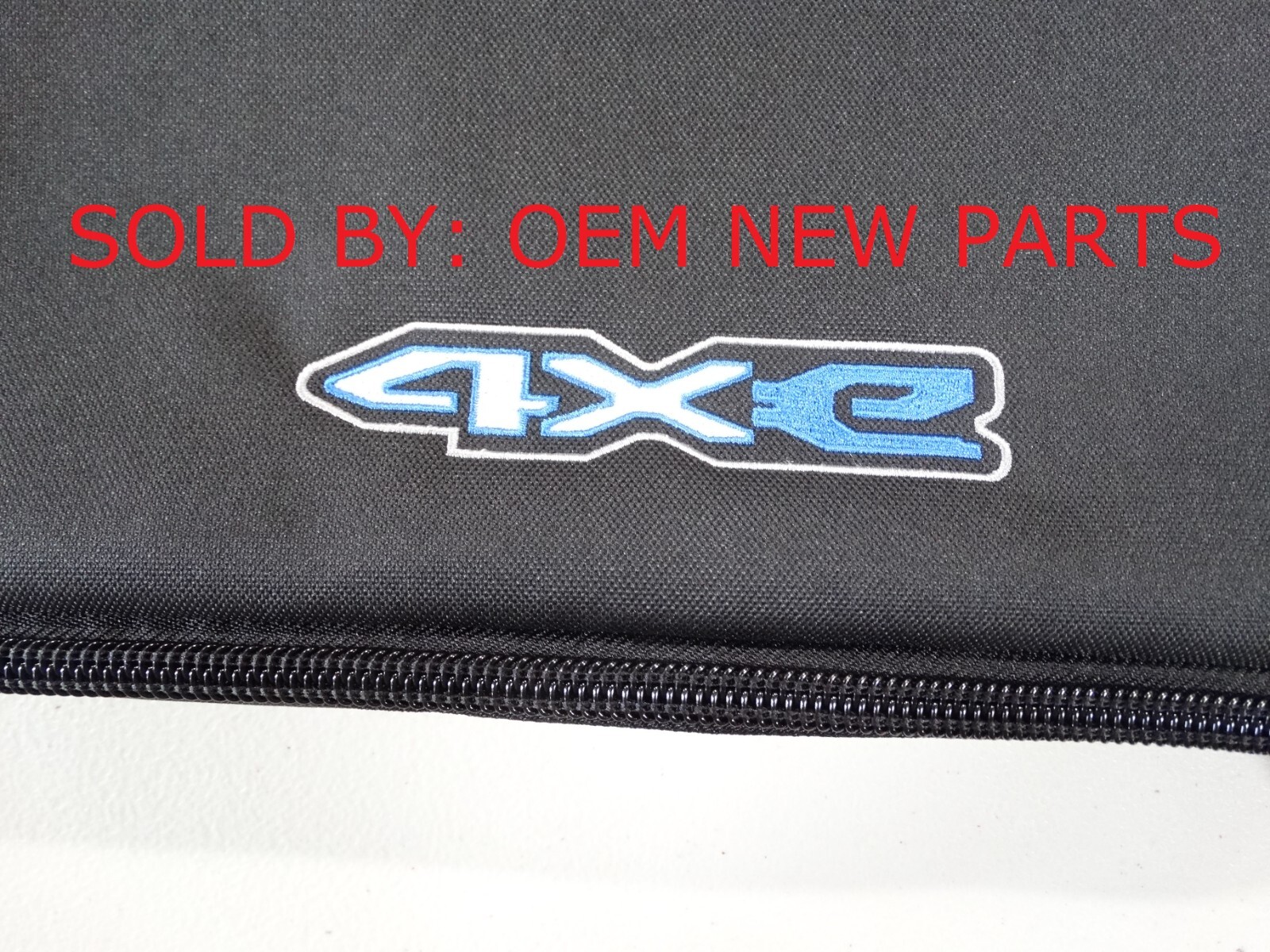 New 2025 Jeep Wrangler Power Box W/ Carry Case. 4XE 68522775AC