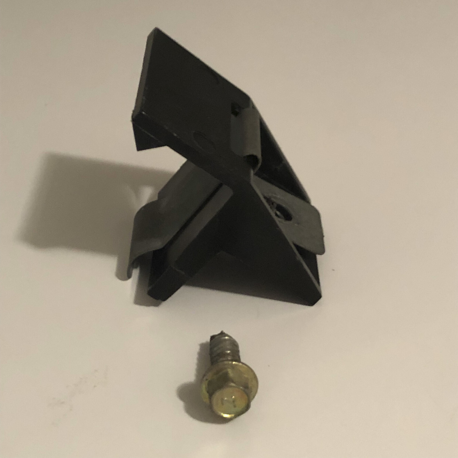 86-91 FORD Truck F150 F250 F350 Bronco OEM Engine Computer PCM Plastic Retainer