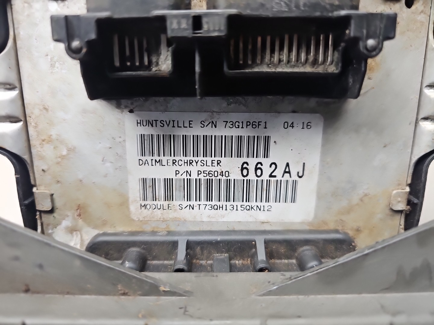05 JEEP GRAND CHEROKEE UNDER HOOD POWER FUSE RELAY BOX BCM 56040662AJ OEM