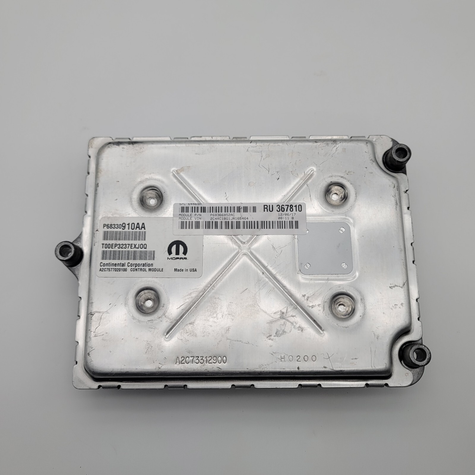 2018 2019 Chrysler Pacifica 3.6L Engine Computer Control Module ECM 68330910AA