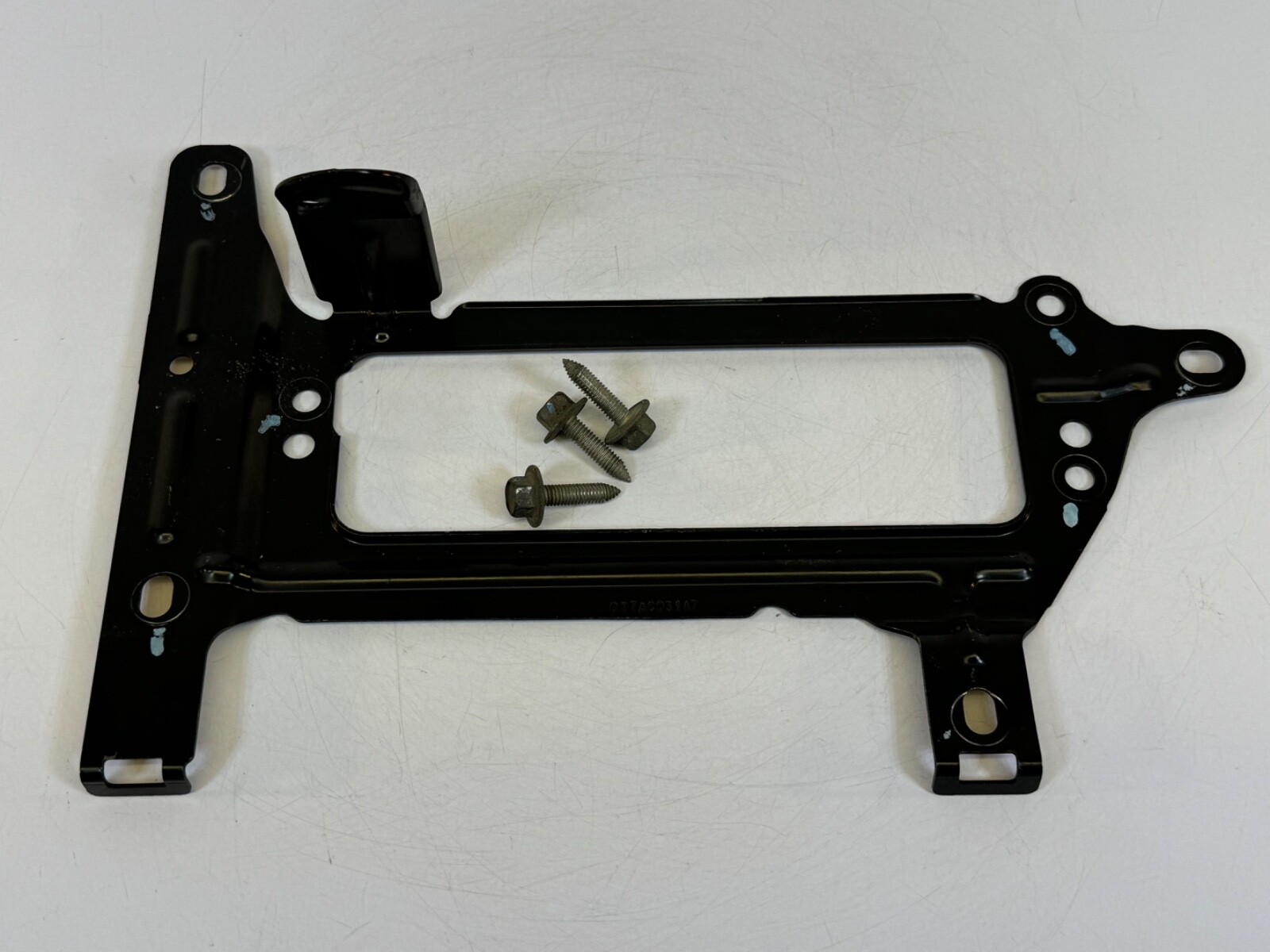 2007 Chrysler PT Cruiser Convertible 4 Cyl 2.4L ECM ECU Bracket / Base OEM