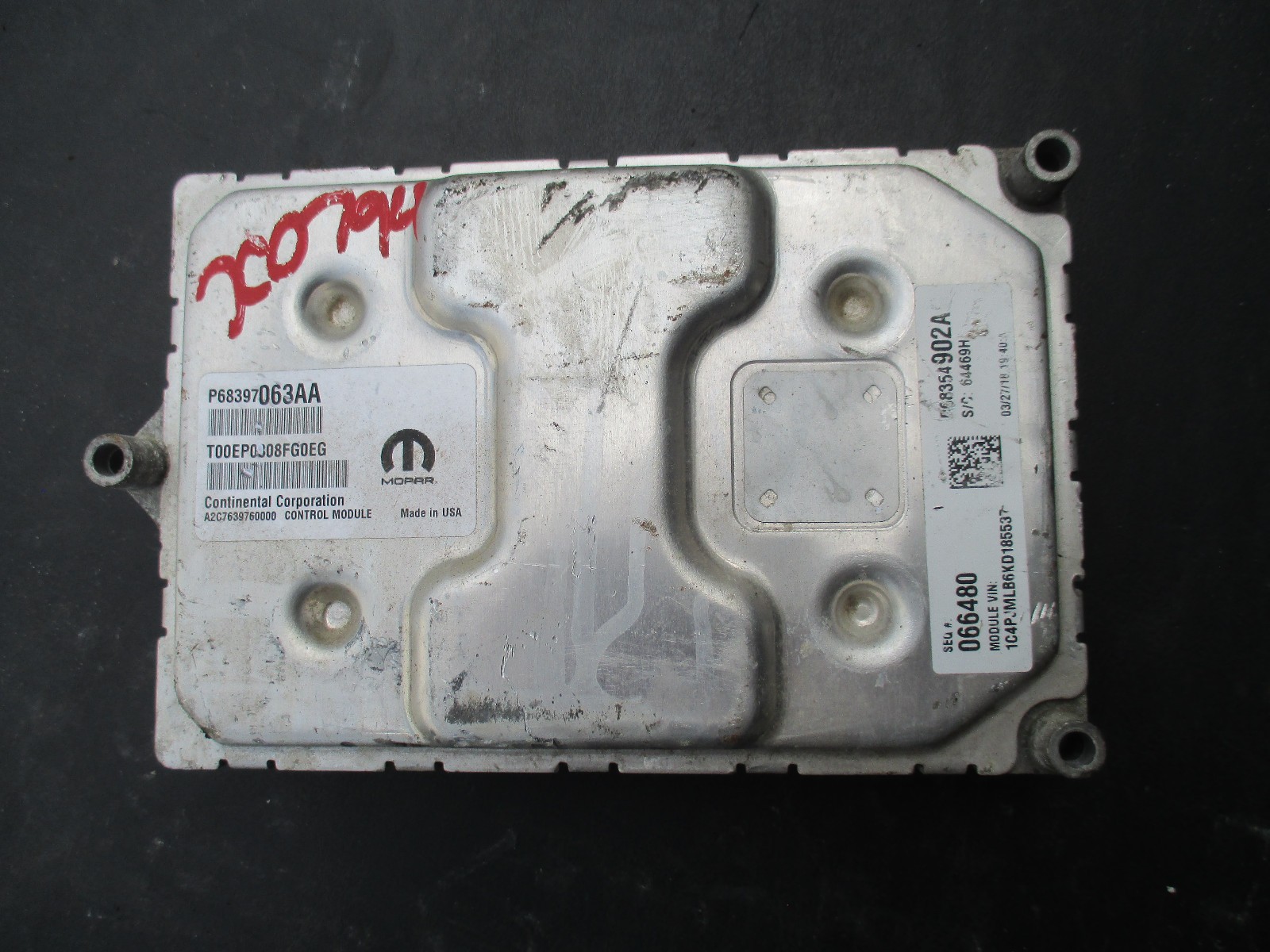 2019 JEEP CHEROKEE ECM ENGINE COMPUTER 68354902ag Small Chip in Plug