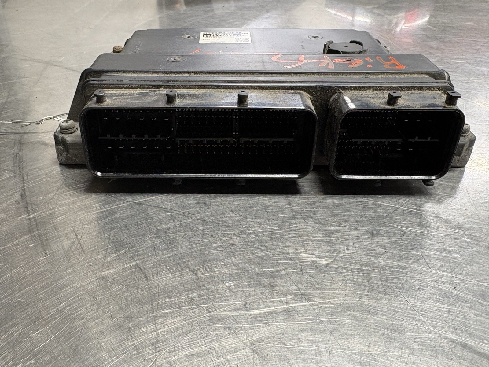 Engine ECM Control Module 4WD Fits 2011 11 TOYOTA RAV4 89661-0R242 896610R242