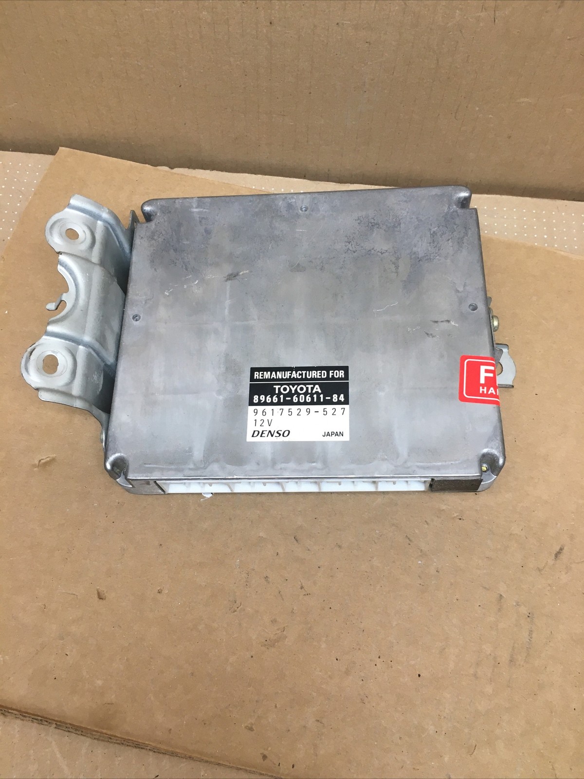 89661-60611-84 Toyota Land Cruiser or LX470 ecu ecm computer 1999