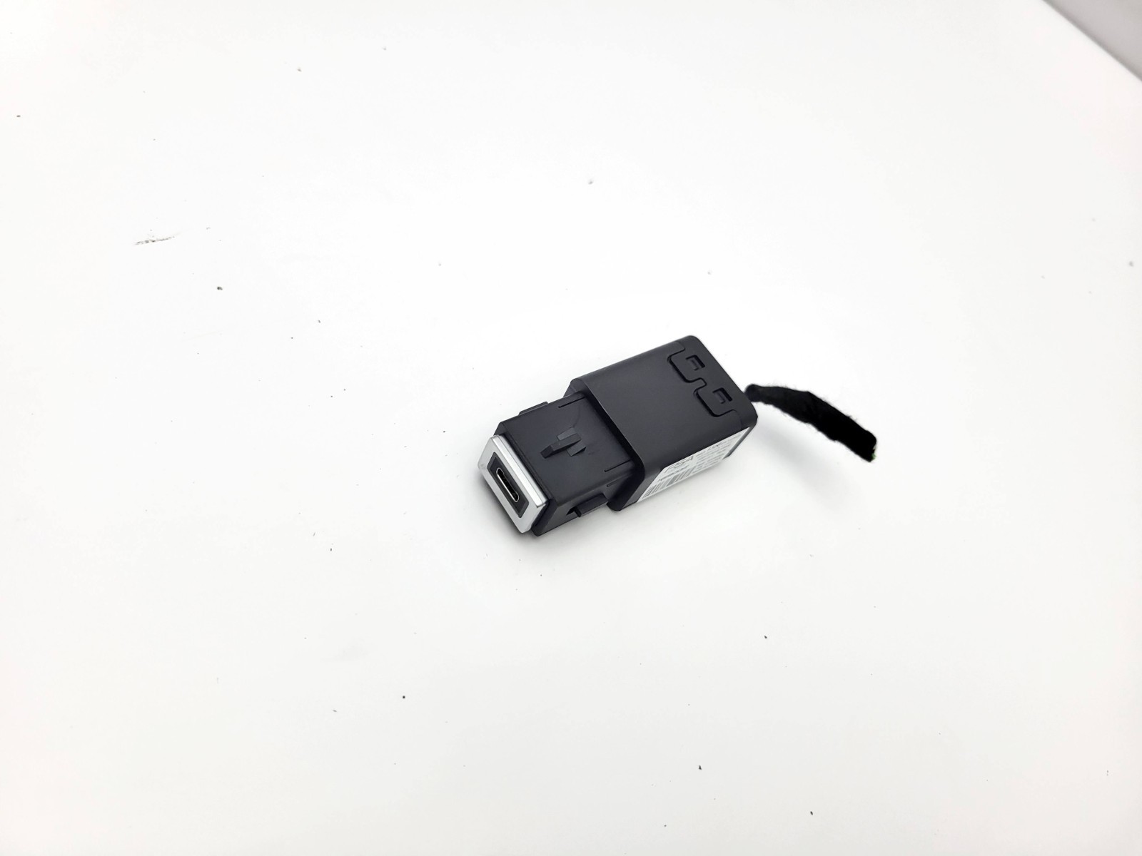USB TYPE-C SOCKET PORT CONNECTION 98313506VV PEUGEOT 2008 MK2 P24 2024