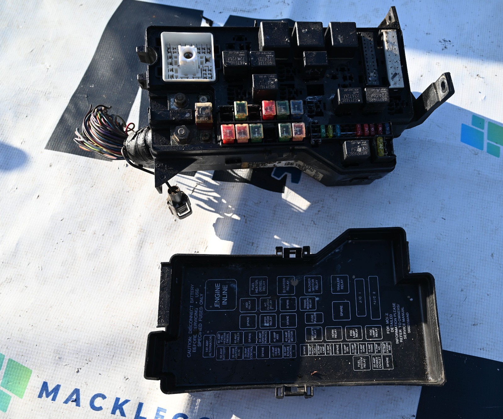 1998 Dodge Ram 1500 5.9L Magnum Engine Bay Fuse Box Fuse Panel P56020523AD USED