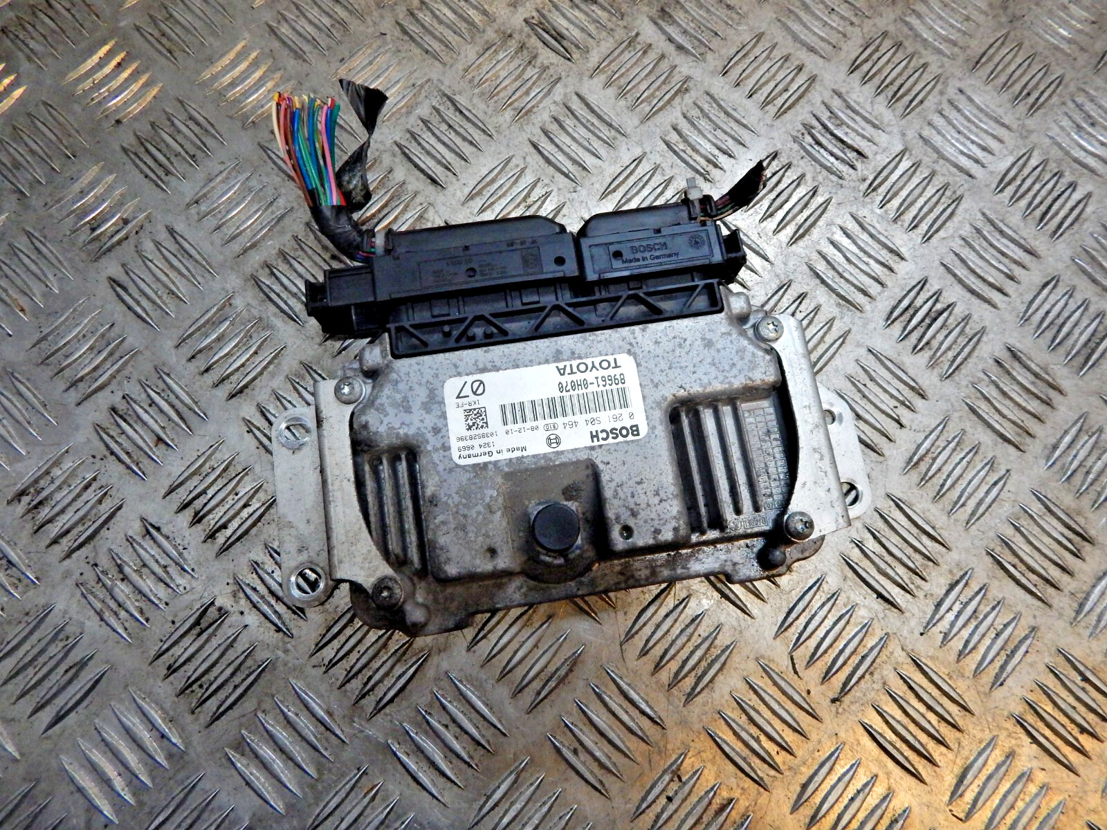 GENUINE 2005-2014 TOYOTA AYGO ENGINE CONTROL UNIT ECU 89661-0H070