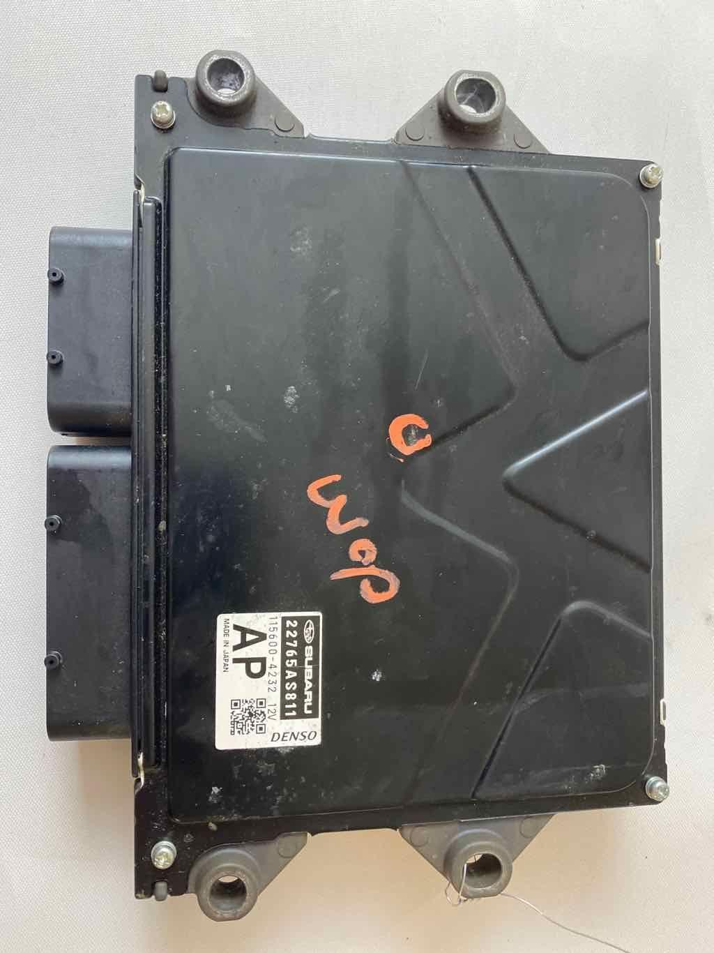 Engine/motor Brain Box SUBARU IMPREZA 24 Tiny dent on case 2.0L