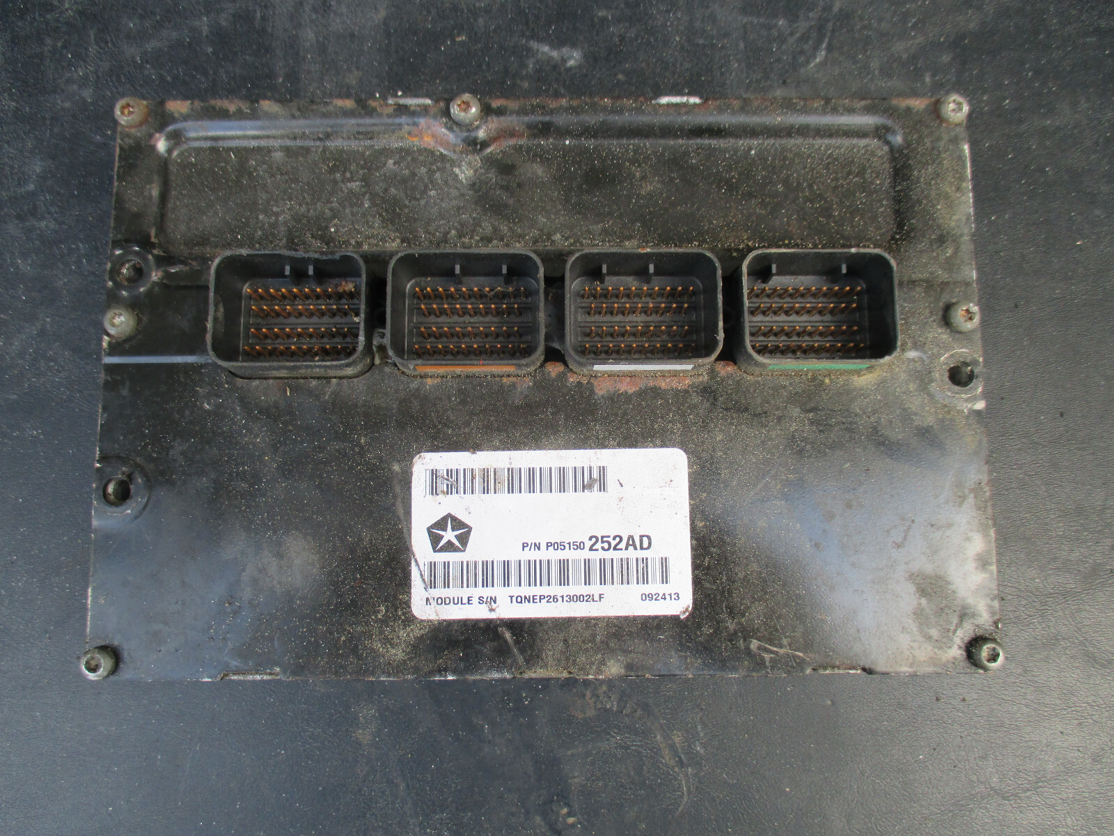 2008-2010 DODGE CARAVAN T&C ECM ENGINE COMPUTER 05150252ad Small Chip in Plug