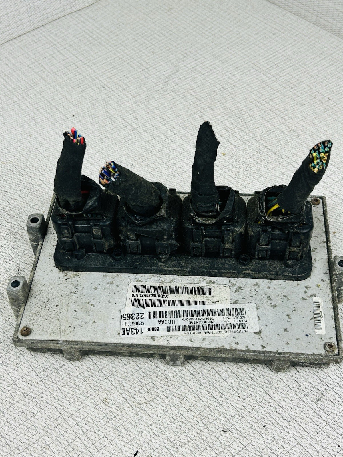 2011 Dodge Ram 5.7L Hemi Engine ECM Electronic Control Module 68066143AE OEM ECU