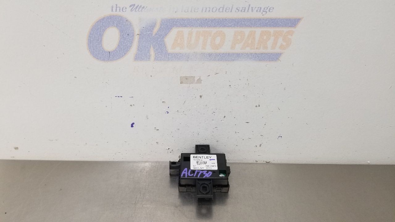 17 BENTLEY BENTAYGA REAR CHARGING STATION CONTROL 36A907813