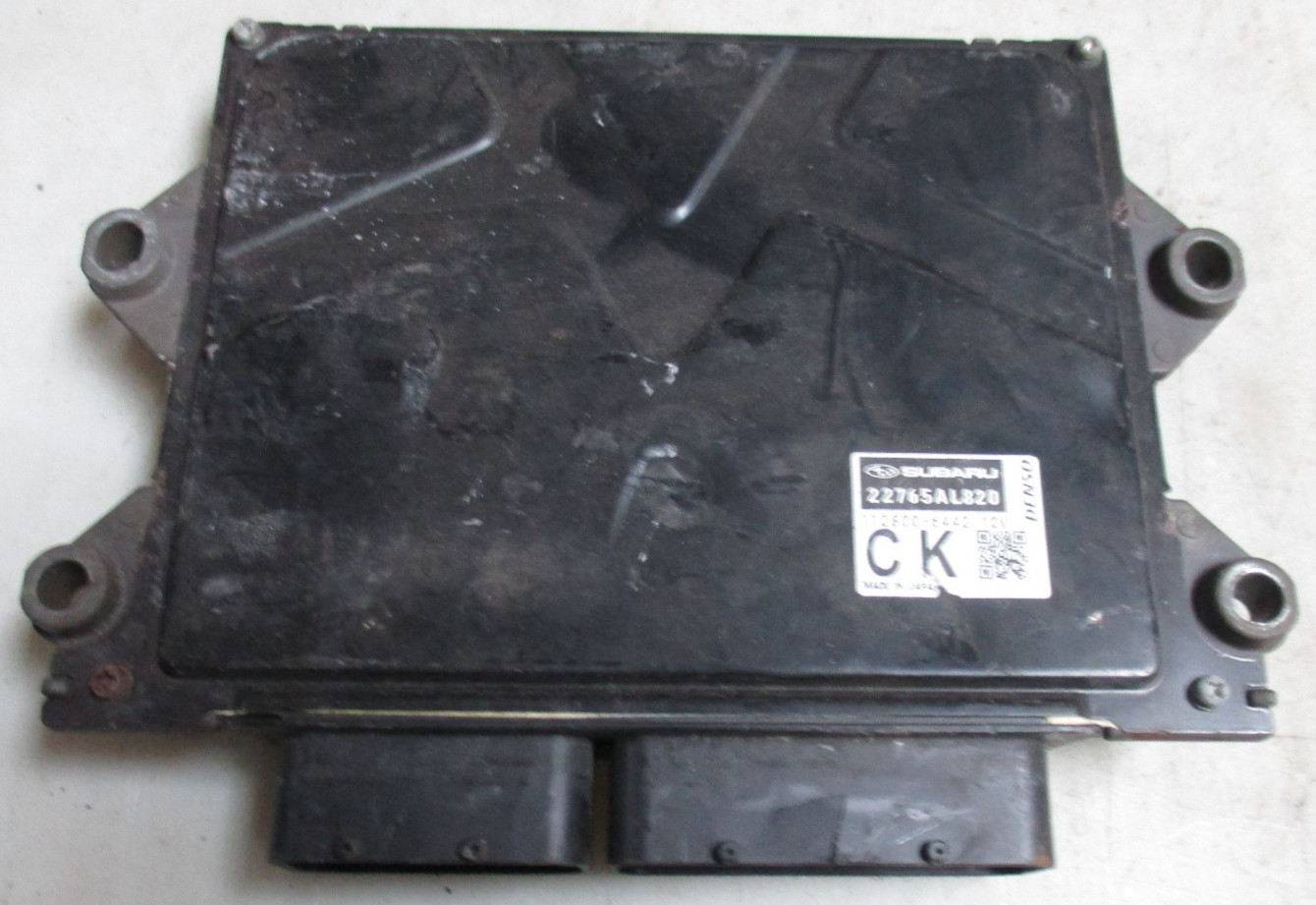 2019 SUBARU FORESTER ECM ENGINE COMPUTER 22765al820 Small Crack in Plug