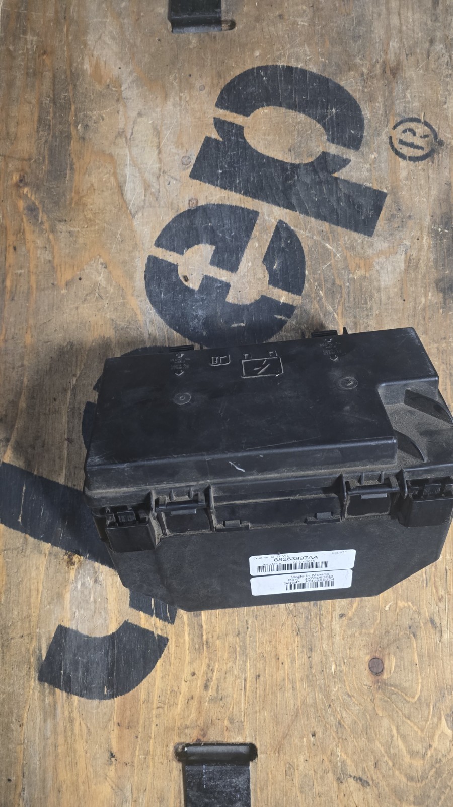 2015 Jeep Wrangler JK Totally Integrated Power Module Fuse Box TIPM 68263897AA