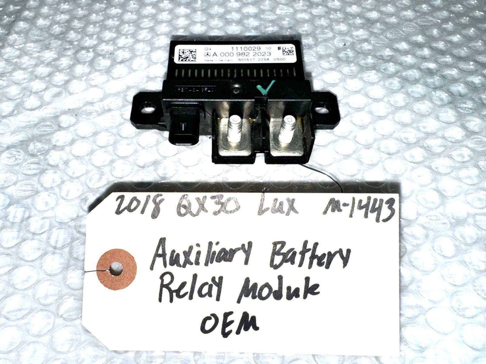 2017-2019 INFINITI QX30 BATTERY RELAY BOX CONTROL MODULE UNIT A 000 982 2023 OEM