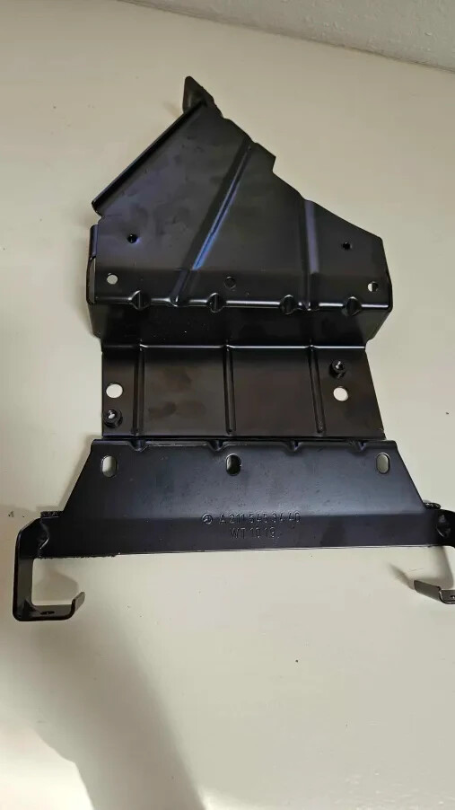 05 MERCEDES E320 AMPLIFIER BRACKET OEM #A2115453440 *See item description*