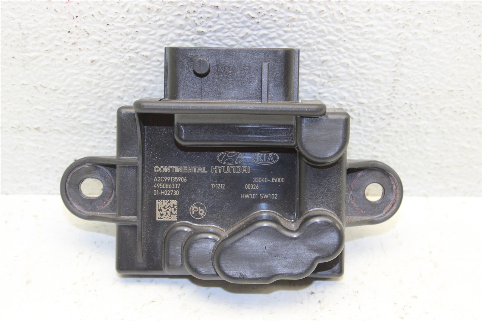 2018 Kia Stinger GT Fuel Pump Control Module Unit 33040-J5000 OEM 18-23