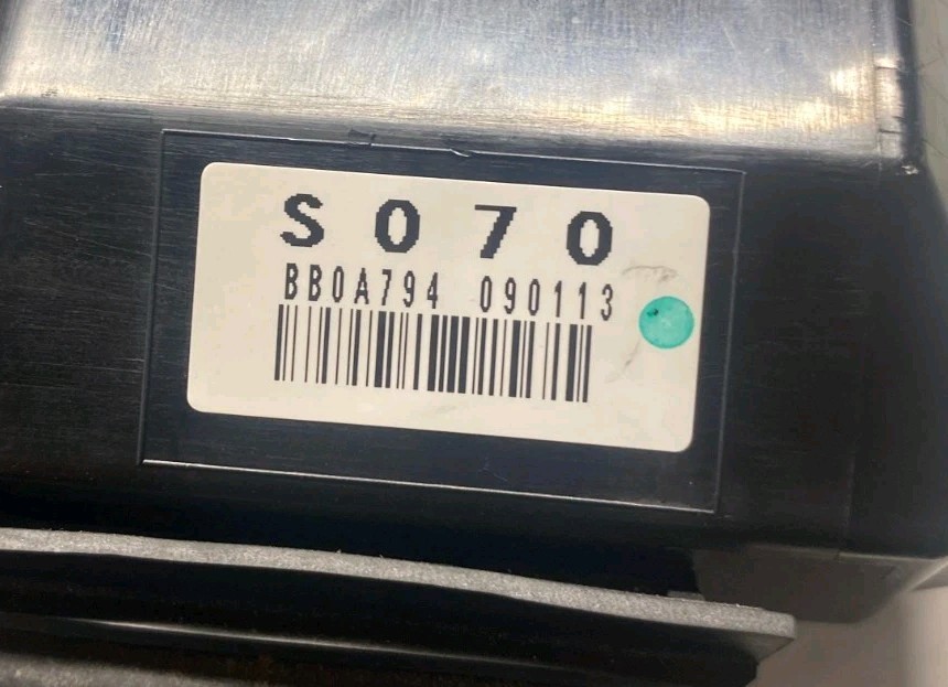 2009-2017 LEXUS LS460 AWD FRONT ENGINE BAY FUSE RELAY JUNCTION BOX BLOCK OEM