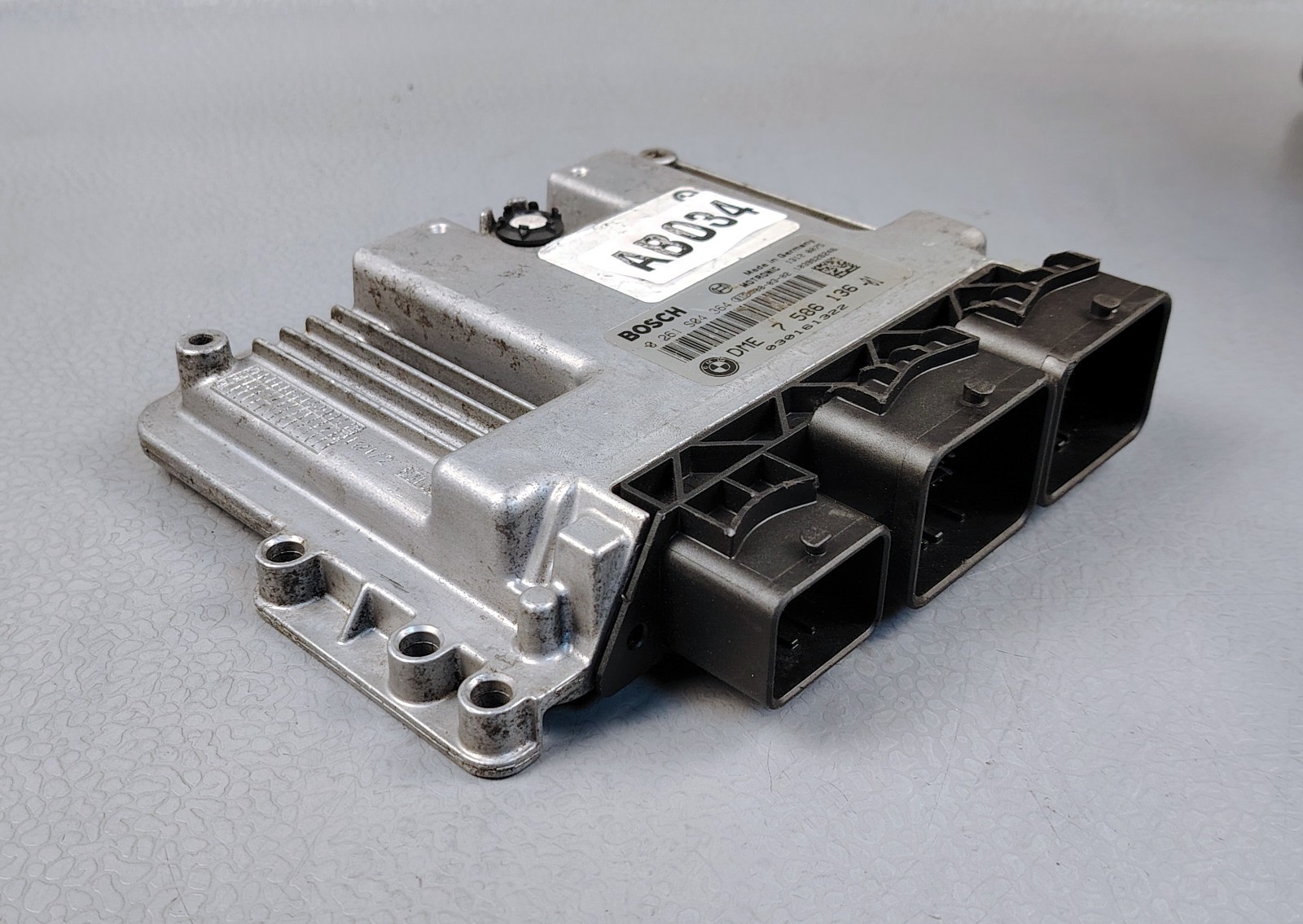 MINI COOPER 1.6L ENGINE CONTROL MODULE UNIT ECU ECM 0261S04364 DME 7586136