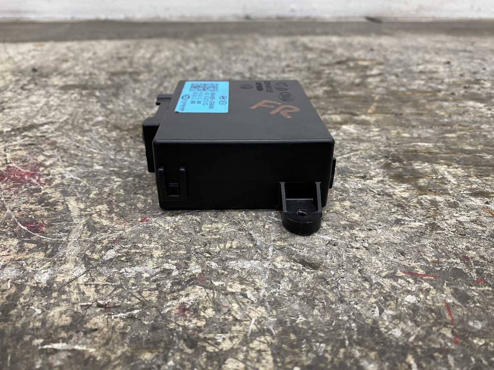 2022-2025 GENESIS G70 FRONT RIGHT SEAT WALK IN SWITCH CONTROL MODULE 88495-J5000