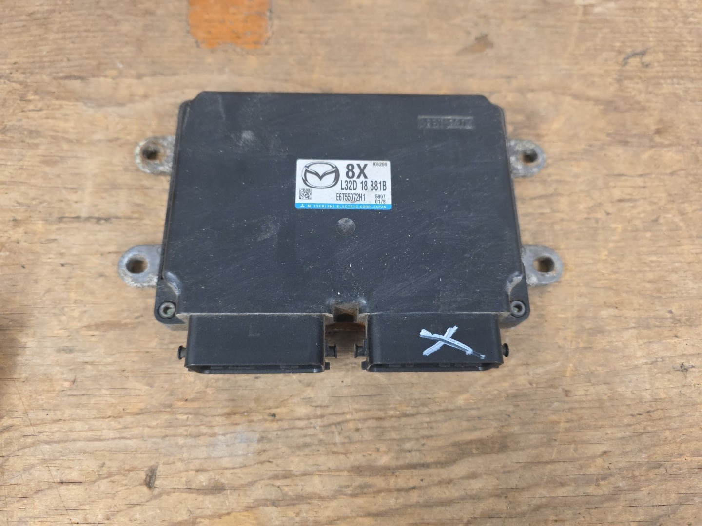 2006 Mazda 3 ECU ECM Engine Computer Control Module L32D18881B OEM