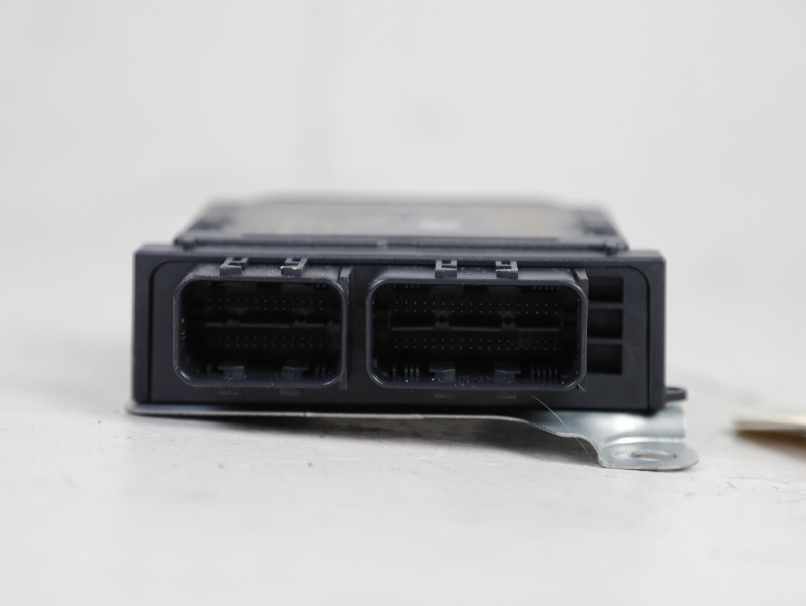 21-23 TESLA M3 DIAGNOSTIC COMPUTER MODULE UNIT 1512876-00-B OEM (NEEDS RESET)