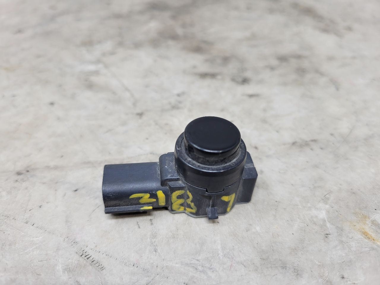 2016-2024 CAMARO SS PARKING SENSOR OEM GM BOSCH BLACK PAINT CODE GBA 16-24