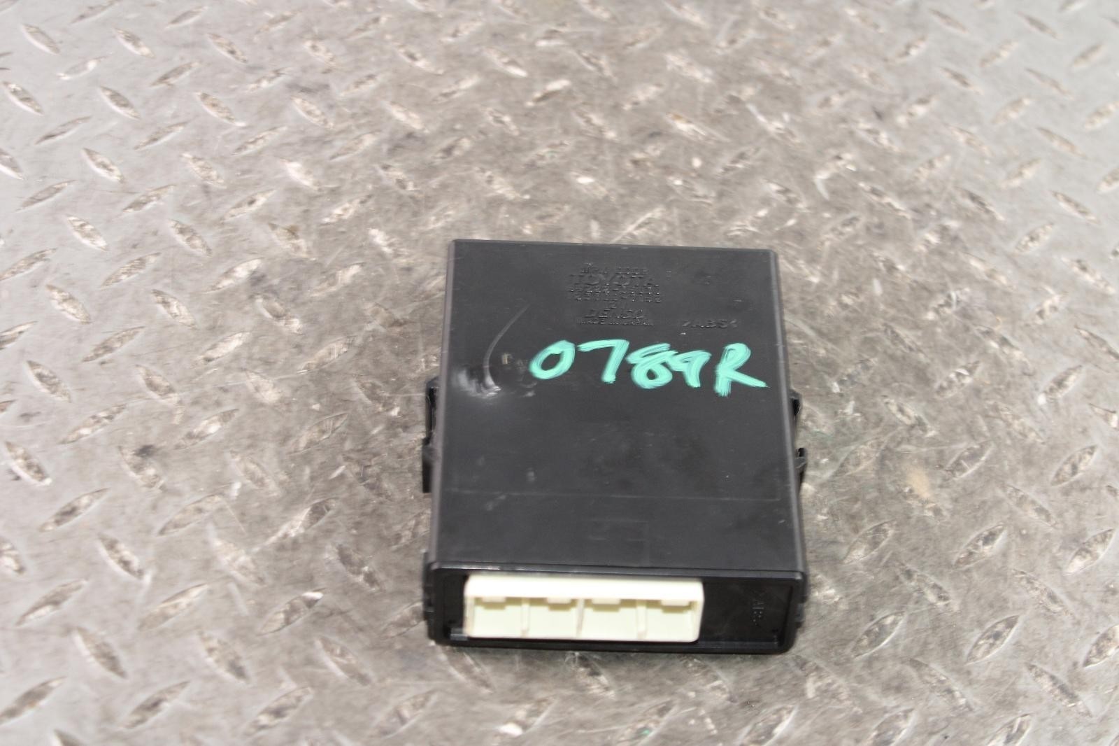 10-24 4 Runner Electronic Trunk Hatch Door MPX Network Control Module OE Factory