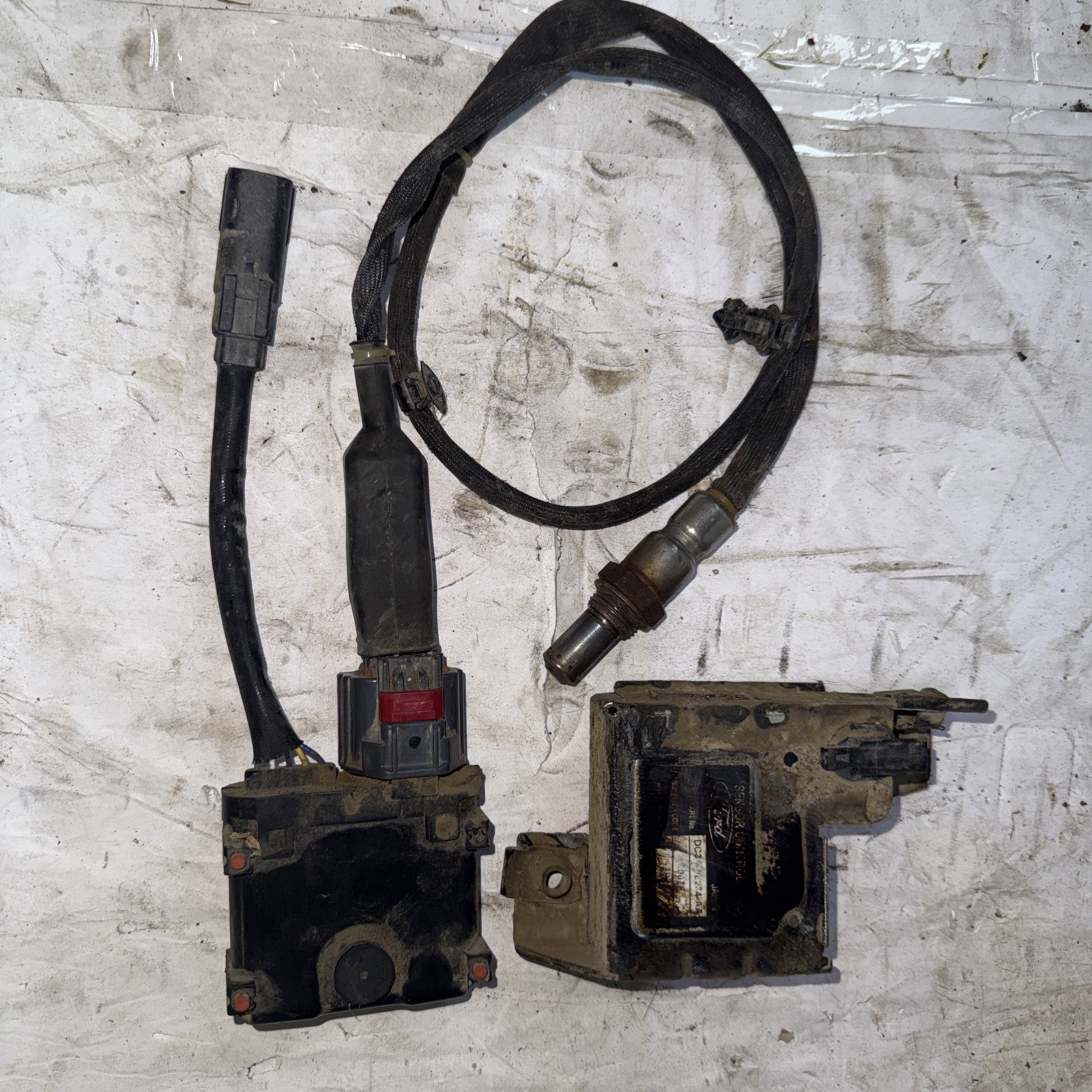 2014 – 2016 FORD F550 TDI DIESEL 6.7L EXHAUST SENSOR CONTROL MODULE UNIT OEM TB2