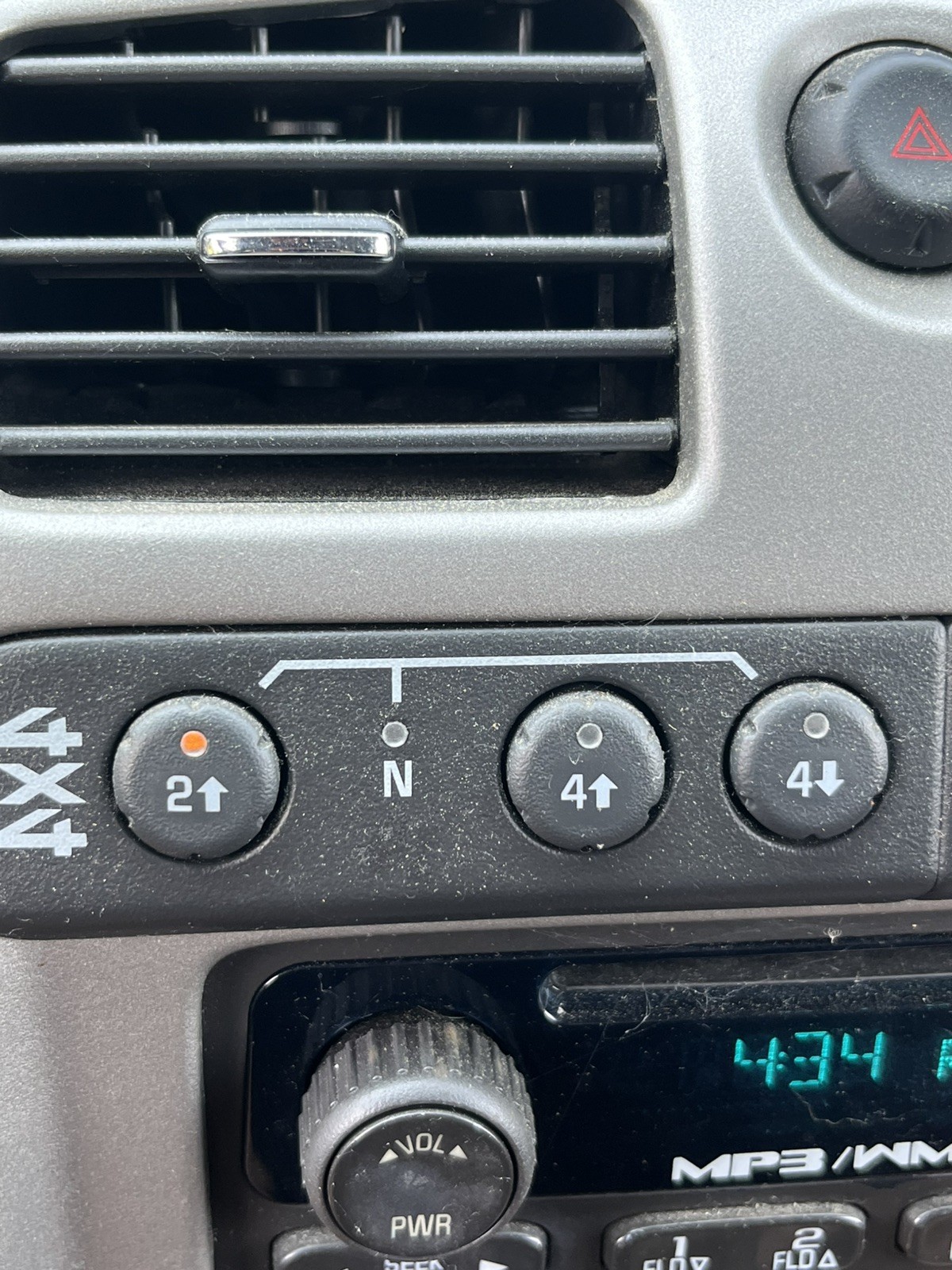 04-12 Chevy Colorado GMC Canyon 4WD Switch 4X4 Button Switch w Traction button