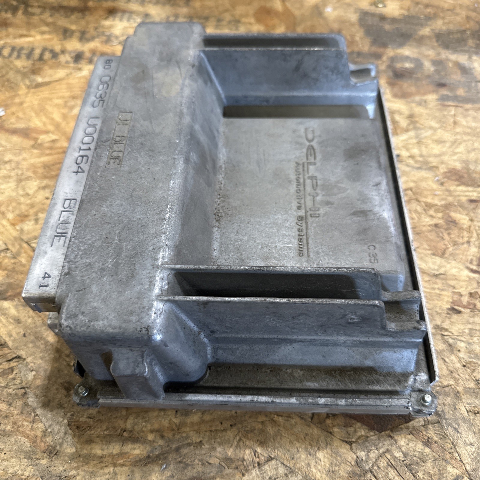 2003-2005 Chevrolet Impala 3.4L Engine Control Module ECM 12583827 OEM