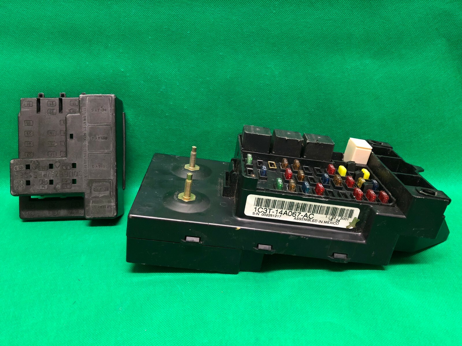 01 FORD F250 F350 SUPER DUTY INTERIOR FUSE BOX RELAY FUSEBOX 1C3T-14A067-AC