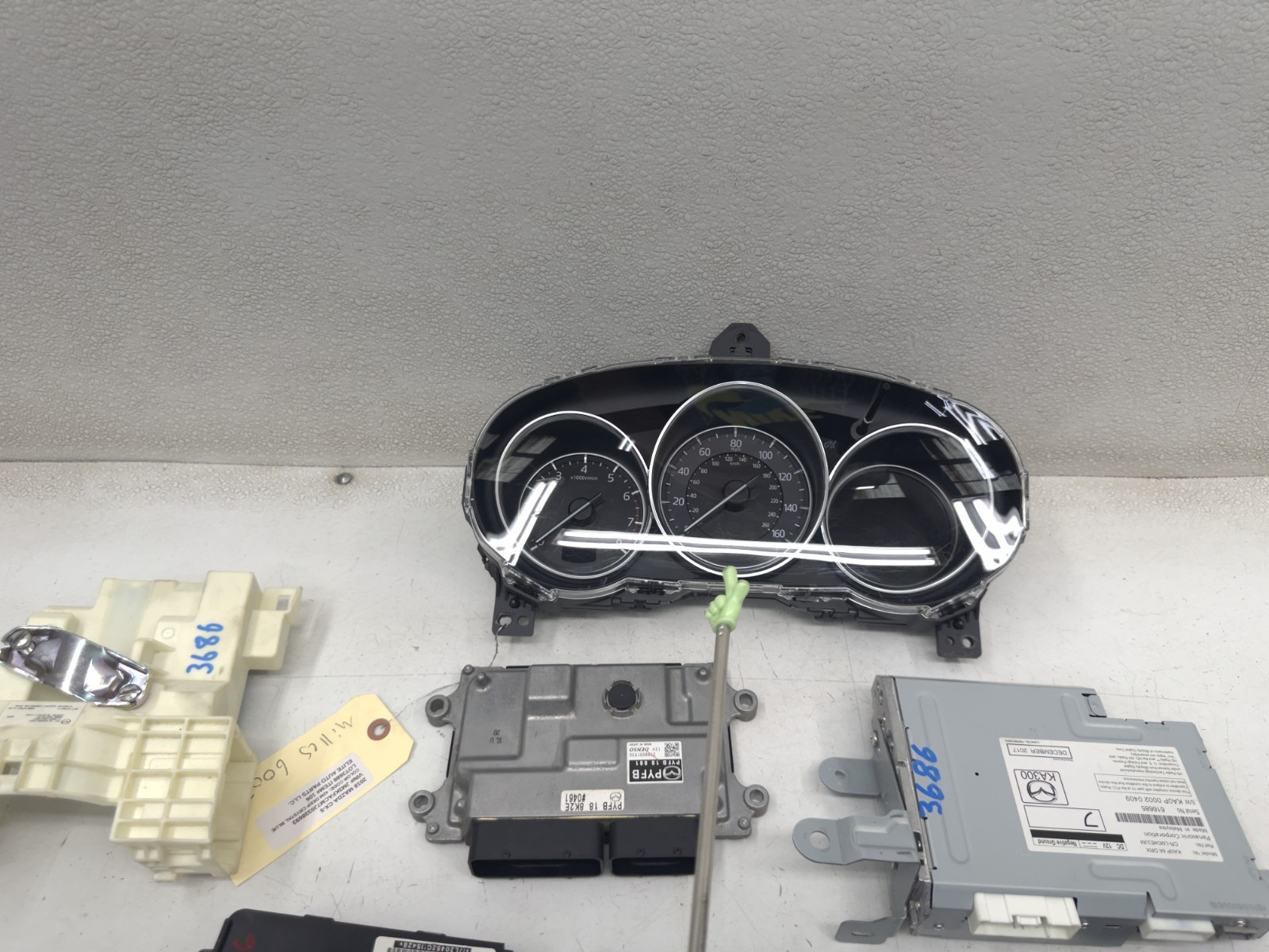 18-25 MAZDA CX-5 ECU ENGINE CONTROL MODULE & SPEEDOMETER CLUSTER SET OEM LOT3686