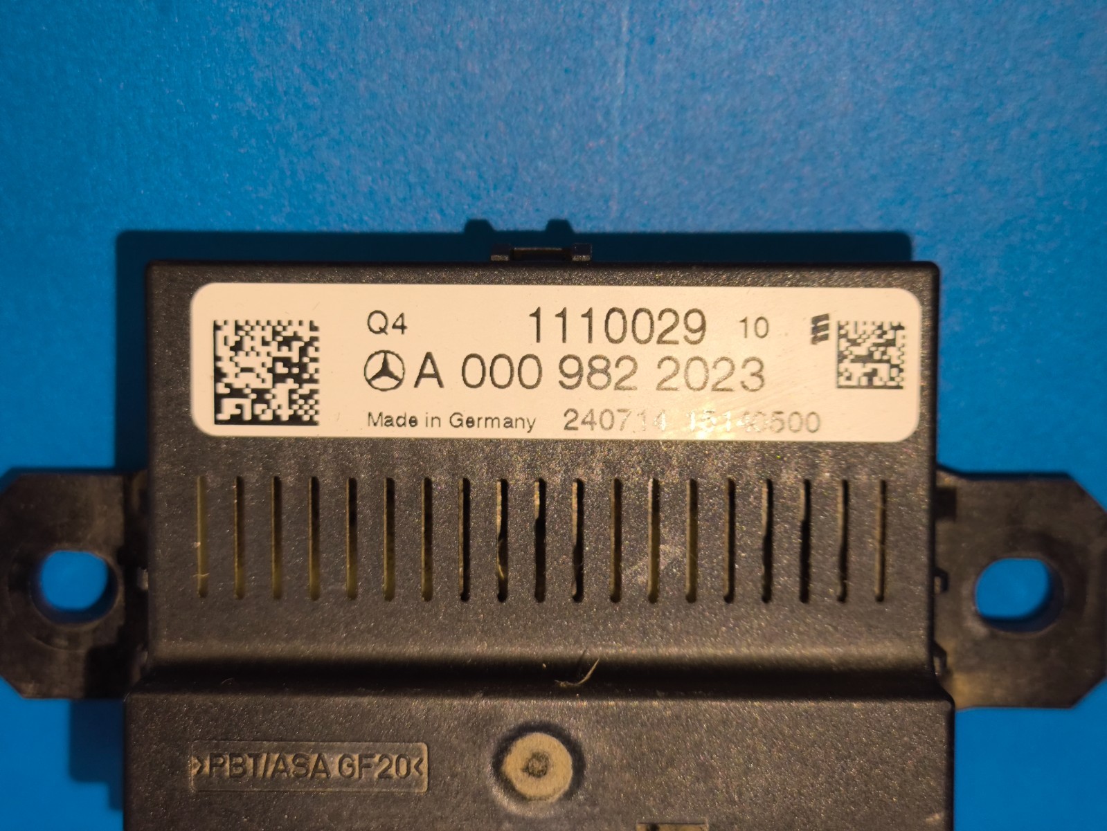 07-14 MERCEDES-BENZ W204 C-CLASS BATTERY CONTROL MODULE/RELAY A0009822023 OEM