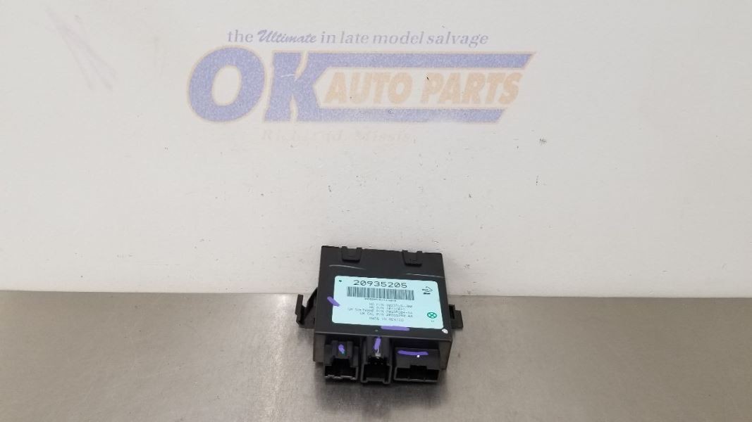 11 CADILLAC ESCALADE POWER LIFTGATE CONTROL MODULE 20935205
