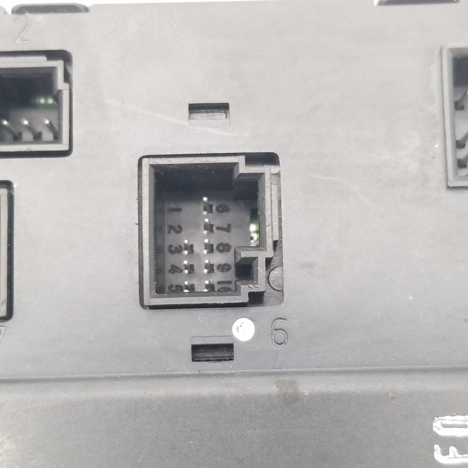 2003 – 2009 Mercedes W211 E350 E550 E63 AMG Front Left Side Door Control Module