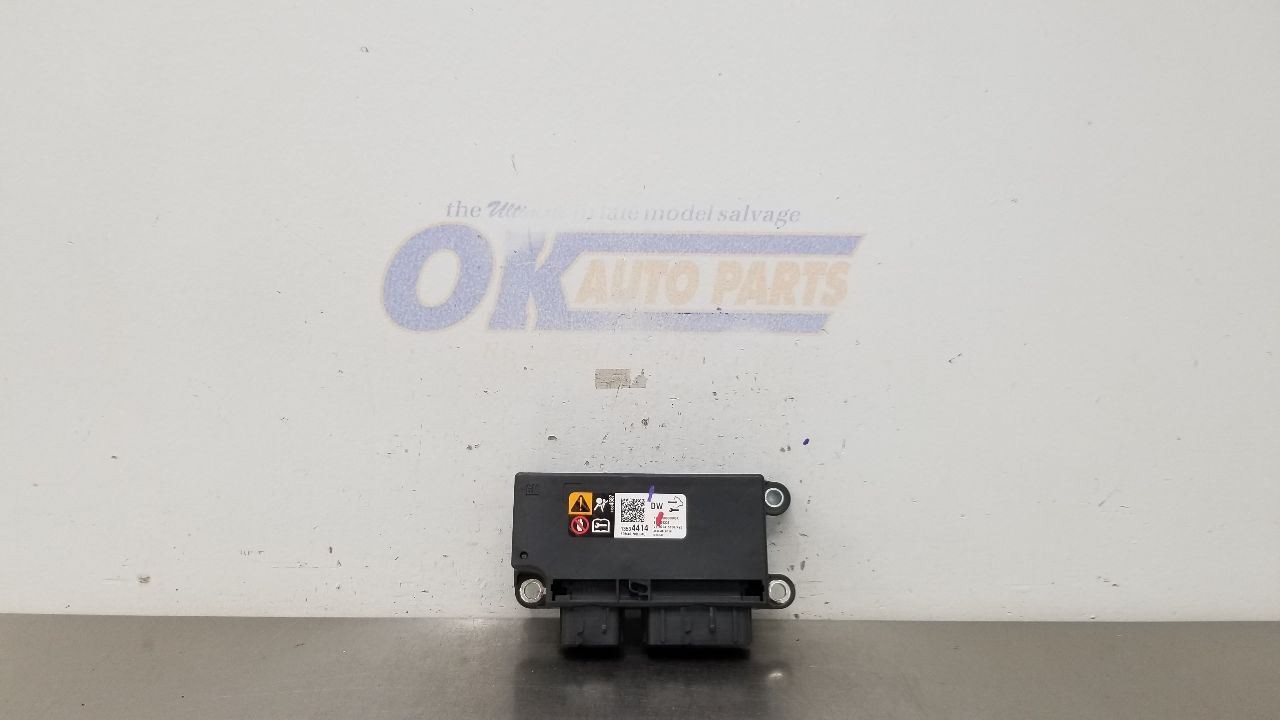20 GMC YUKON SRS CONTROL MODULE 13584587
