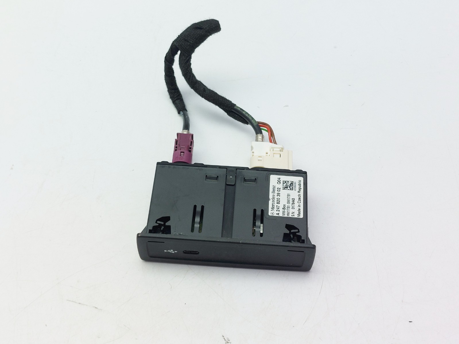 MERCEDES-BENZ A CLASS W177 USB SOCKET PORT OUTLET 2019 A2478203902
