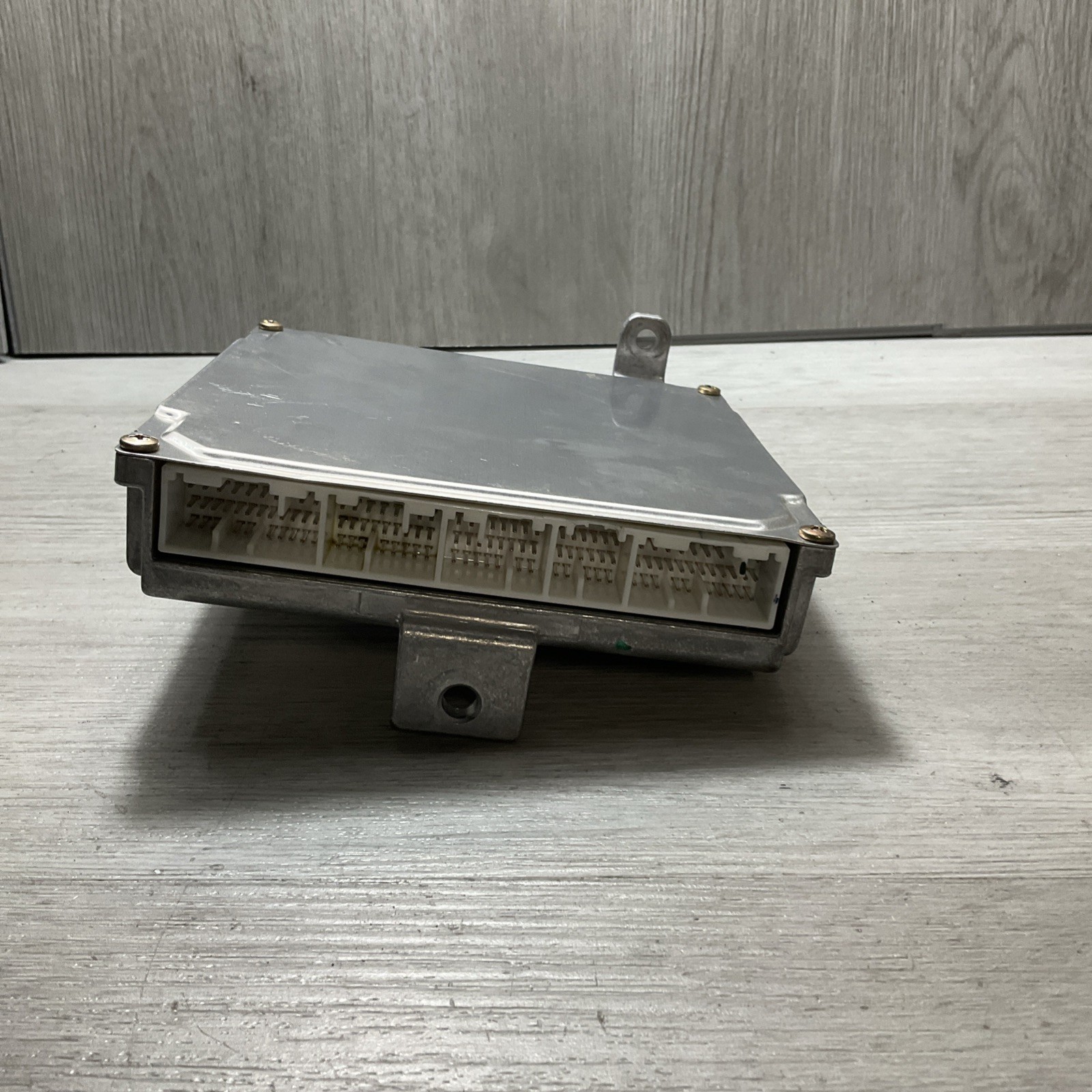 2002 – 2004 Honda CR-V 2.4L Engine Computer Control Module ECM ECU 37820-PPA-A57