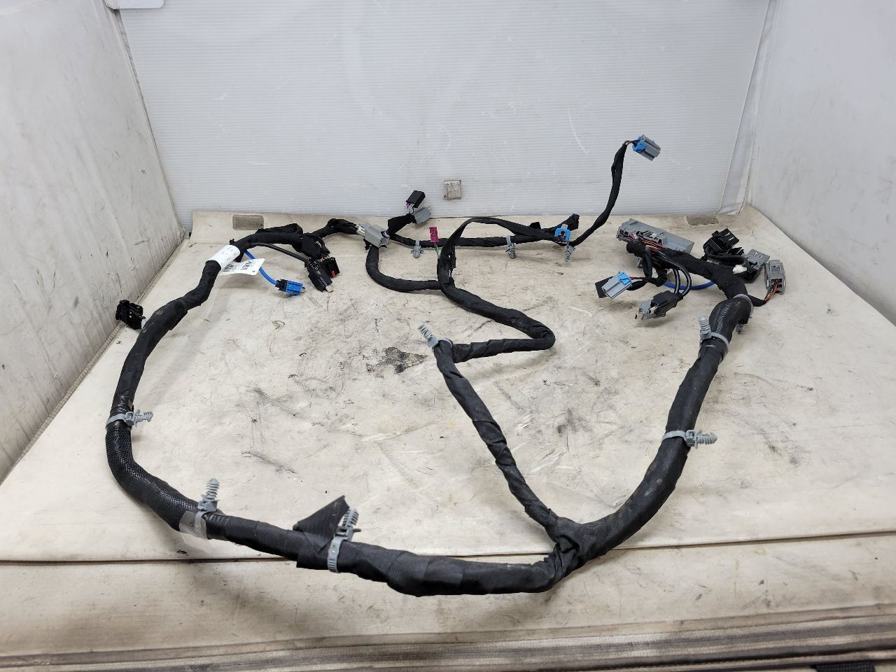 2015-2020 ESCALADE CENTER CONSOLE WIRING HARNESS 84179356 84094825 15-20