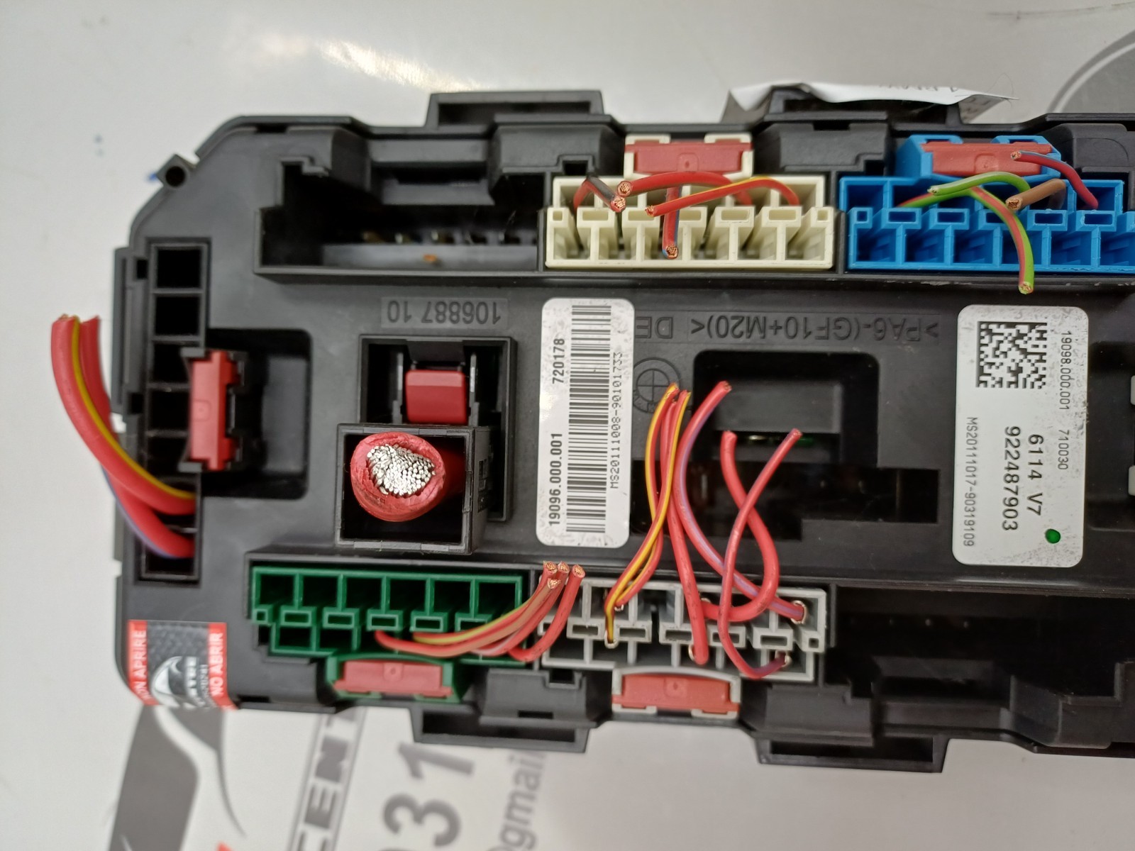 BMW F20 F21 F22 2011 AA6 FRONT POWER DISTRIBUTOR 2.0D FUSE BOX