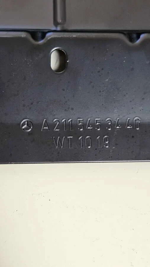 05 MERCEDES E320 AMPLIFIER BRACKET OEM #A2115453440 *See item description*