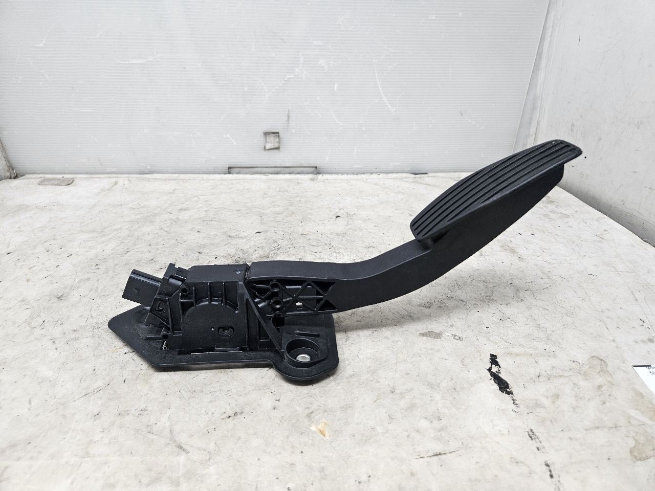 2020 SIERRA RH GAS PEDAL THROTTLE POSITION SENSOR 84024307 20