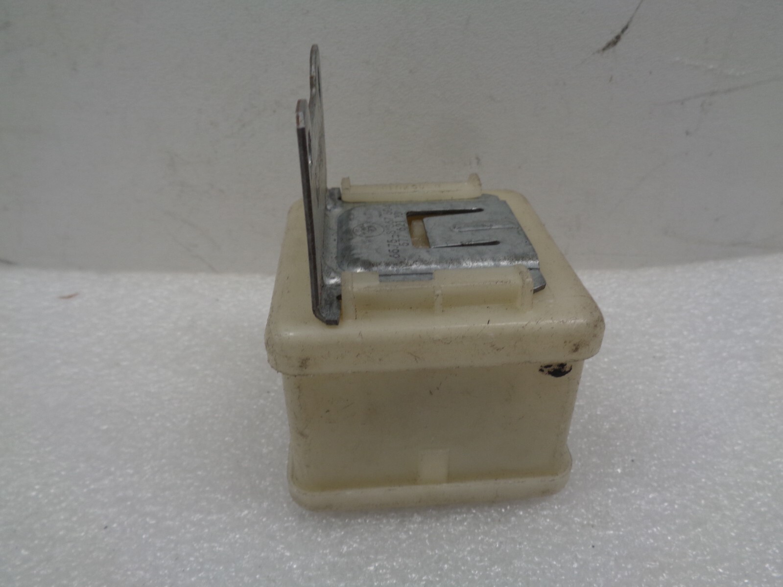 1997-1998 BMW 528i E39 Trunk Inclination Module 65.75-8 367 604 OEM DK801273