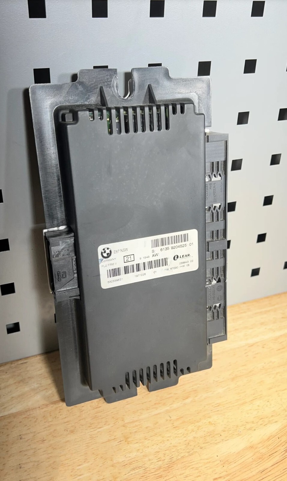 BMW E81 E82 E87 Footwell Module Halogen Light Control Unit NSW FRM2 PL2 9204525